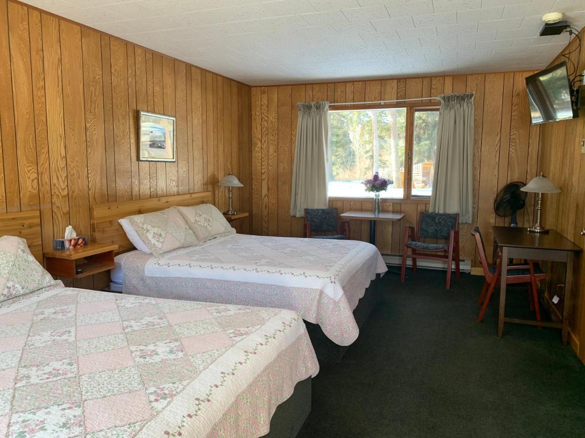 Tete Jaune Lodge Bagian luar foto