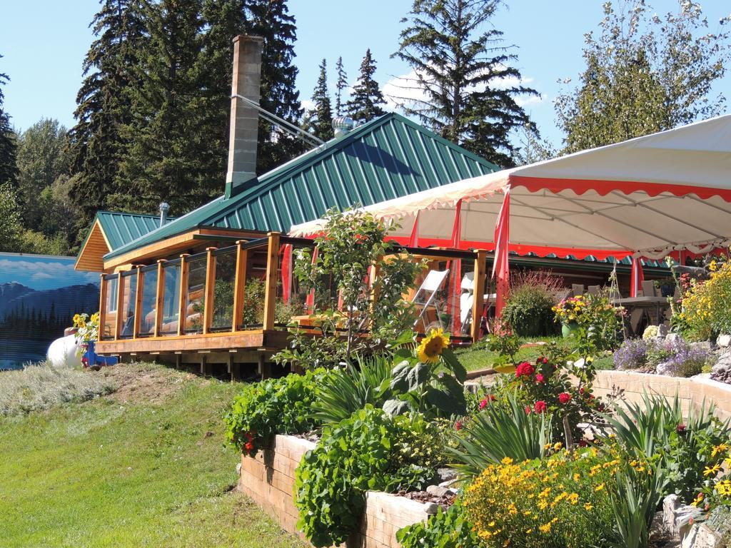 Tete Jaune Lodge Bagian luar foto